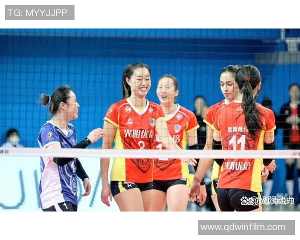 中国女排奋勇争先迎战泰国队期待再创辉煌展现团队精神与竞技实力